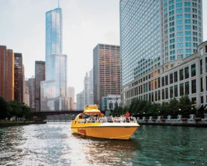 Chicago River and Lake Speedboat Tour - 30 Mins